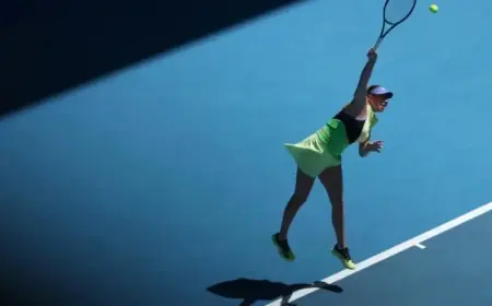 Anisimova Overcomes Siniakova in Thrilling Australian Open Match