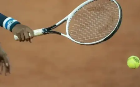 2026 Australian Open Preview: Bartunkova Faces Bencic with Odds and Predictions