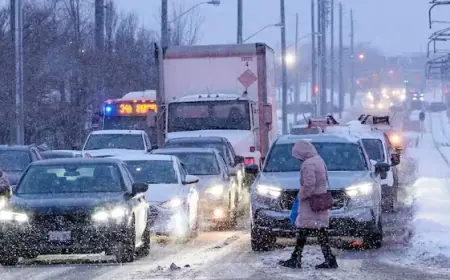 Toronto Faces Snowfall Warning Amid Severe Cold Snap