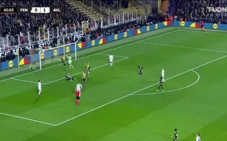 Sancho Misses Key Opportunity to Secure Second Goal