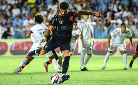 Gabigol Scores Late as Santos Secures Draw Against Corinthians