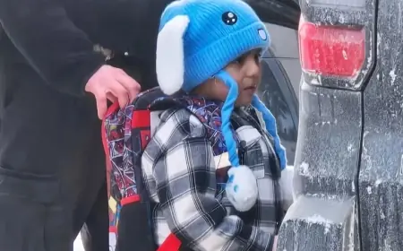 Column | The Disturbing Impact of a Photograph of a 5-Year-Old in ICE Custody