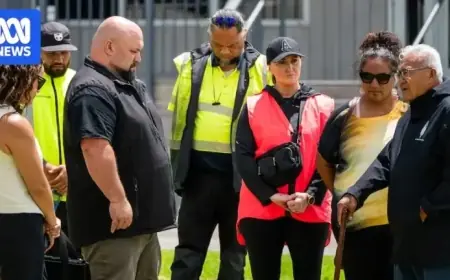 New Zealand Landslide Rescuers Press On as Families Endure Third Day of Waiting