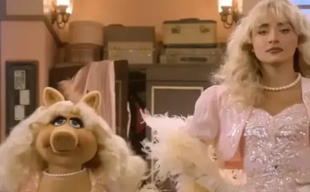 Sabrina Carpenter Joins Kermit for Disney+ Muppet Show Special Trailer