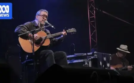 John Williamson Concludes Career at Tamworth Country Music Festival