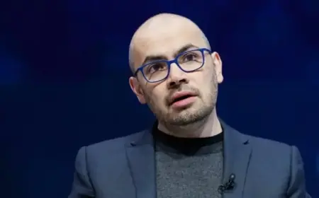 AI Labs Clash Over Reputation at Davos Summit