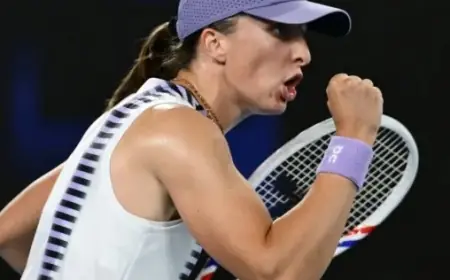 Swiatek Advances to AO 2026 Fourth Round After Hard-Fought Match