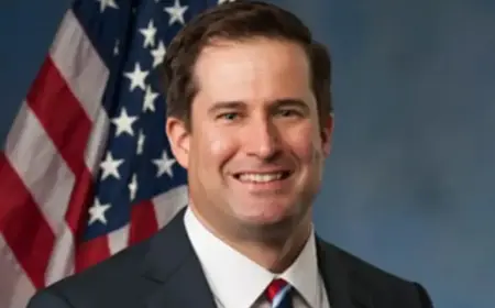 Rep. Moulton Calls ICE Defunding ‘Shutdown-Worthy’ Initiative