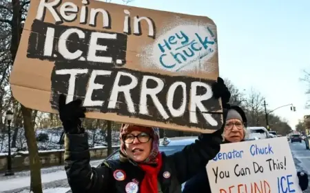Protesters Urge Schumer to Challenge ICE and Block DHS Funding