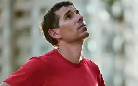 Alex Honnold Resumes Thrilling Rope-Free Ascent of Taipei 101 After Weather Delay