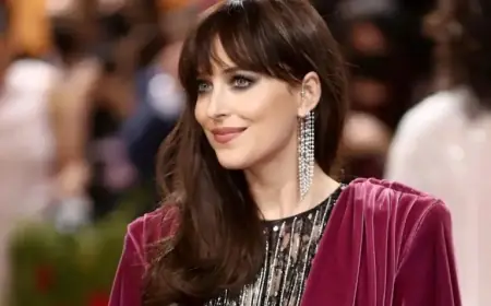 Dakota Johnson’s Date Night Suggests She’s in a New Relationship