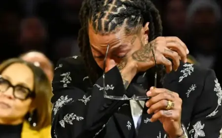 Chicago Bulls Honor Derrick Rose by Retiring His No. 1 Jersey After Victory