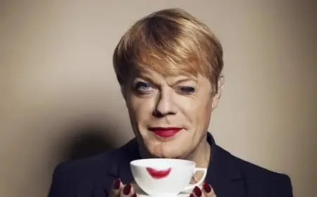 Suzy Eddie Izzard Discusses Shakespeare N’Stuff at Chicago Shakespeare Review