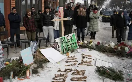 Minnesota Governor Urges Federal Immigration Agents to Exit After Pretti’s Death