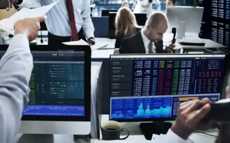 FTSE 100 Rises as Gold Surpasses $5,000, Wall Street Remains Cautious