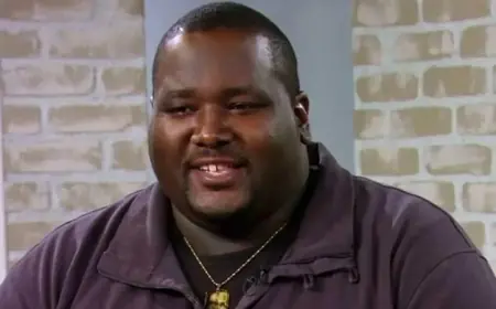 Quinton Aaron Hospitalized After Atlanta Collapse as Fans Search for Updates Linked to Sandra Bullock