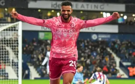 Cordoba, Slimane Start; Amass Positioned on Bench