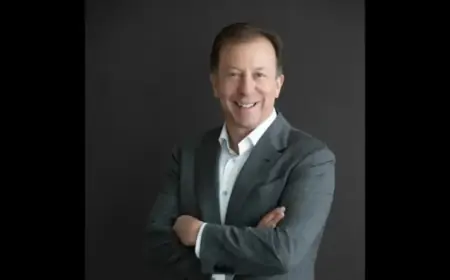 NAB Chief Bets on Australia for Growth