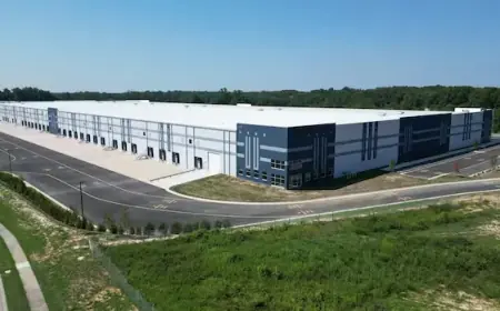 U.S. Aims to Convert B.C. Billionaire’s Virginia Warehouse into ICE Facility