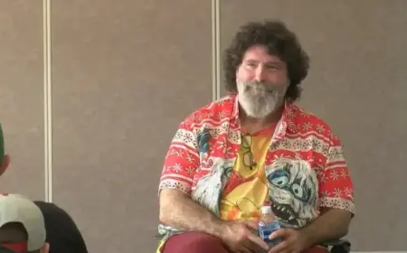 WWE Legend Announces Mother’s Passing