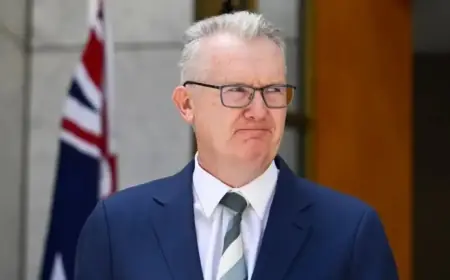 Australia Revokes Jewish Influencer’s Visa Just Before Departure