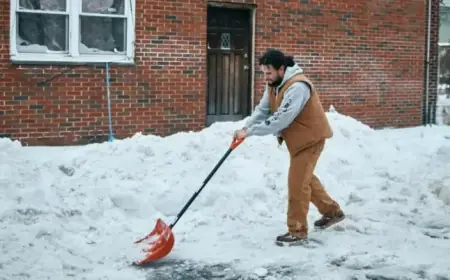 Cities Endure Frigid Cold and Power Outages as Snowstorm Death Toll Rises