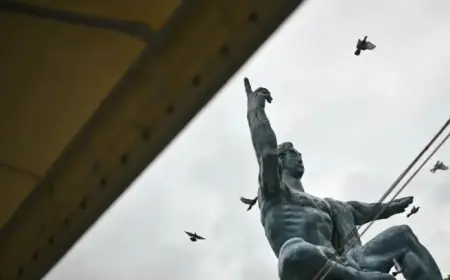 ‘Doomsday Clock’ Nears Midnight, Marking a Year of Trump’s Presidency