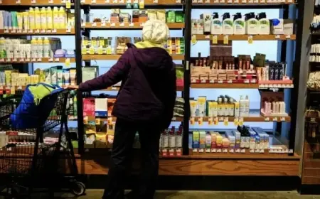 Consumer Confidence Plummets to Lowest Since 2014