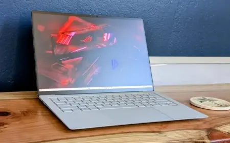 Asus ExpertBook Ultra Impresses: A Stellar Debut for Intel Panther Lake X7