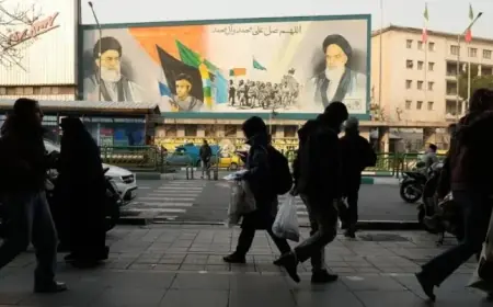 Trump Receives Briefing on Iran’s Weakened Government