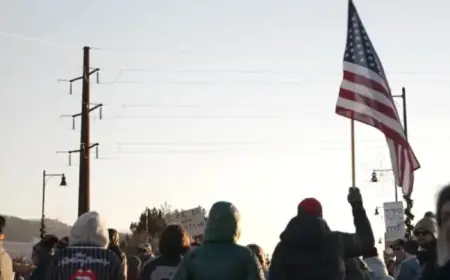 Over a Thousand Protesters Rally on Beartracks Bridge for ‘ICE Out’ Event