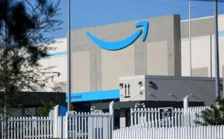 Amazon Cuts 16,000 Jobs Amid Intensifying AI Battle