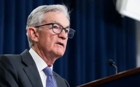 Powell Resists White House Rate Pressure at Key Fed Meeting