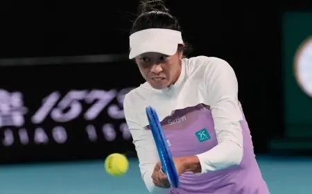 Vera Zvonareva headlines an Australian Open late-round mix of veteran grit, new partnerships, and fresh coaching storylines