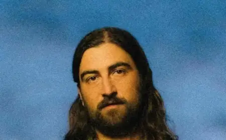 Noah Kahan Unveils New Album ‘The Great Divide’