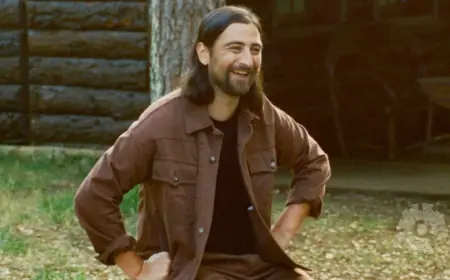 Noah Kahan Unveils New Album: The Great Divide