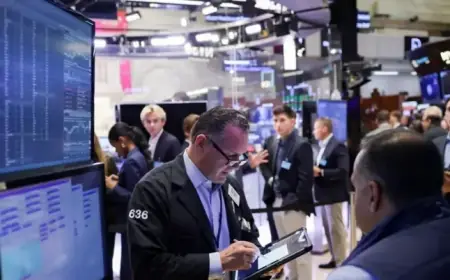 S&P 500 Surges Past 7,000 Before Fed Decision, Big Tech Earnings