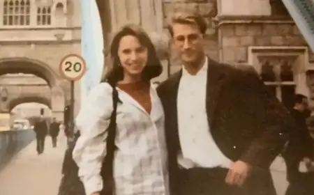 Royal Bodyguard Saves Chance Encounter from Becoming a Missed Connection