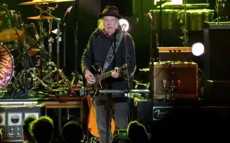 Neil Young Challenges Apple and Verizon for Backing Trump