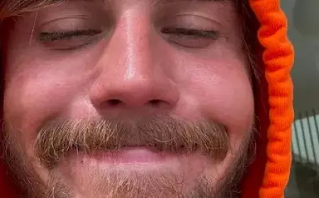 Justin Bieber Returns to Grammy Stage Ahead of Tour and Coachella