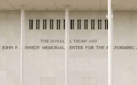 Senior Kennedy Center Executive Steps Down