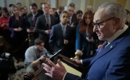 White House, Senate Leaders Push for Last-Minute Deal to Avoid Shutdown