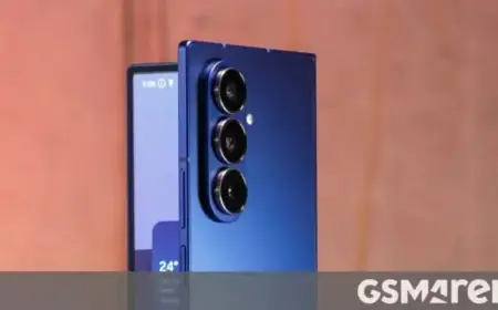 Samsung Aims to Sell 1 Million Units of New Foldable Phone