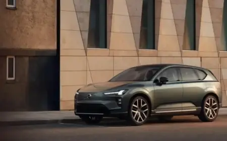 Automaker Pledges Commitment to CarPlay Integration