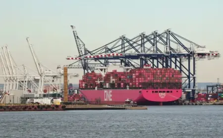 U.S. Trade Deficit Hits 34-Year High in November