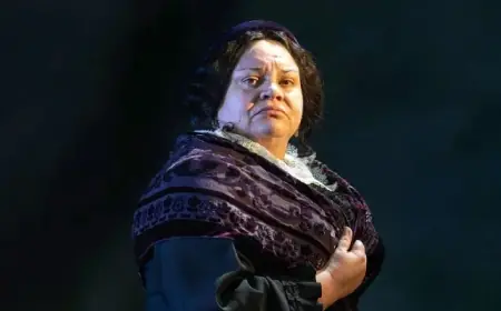 Review: Keala Settle Shines in ‘Mrs President’ at Charing Cross Theatre