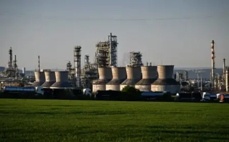 Lukoil Negotiates Asset Sale with U.S. Investment Firm