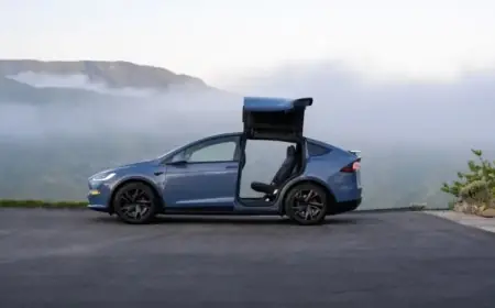 Tesla Shifts Focus to Robots and Autonomy, Abandoning Flagship Models