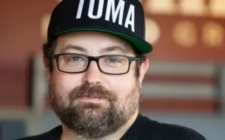 Minneapolis Business Owner Works 16-Hour Shifts to Shield Staff from ICE