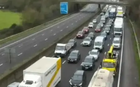 UK Airport Motorway Closure Disrupts Traffic in Both Directions